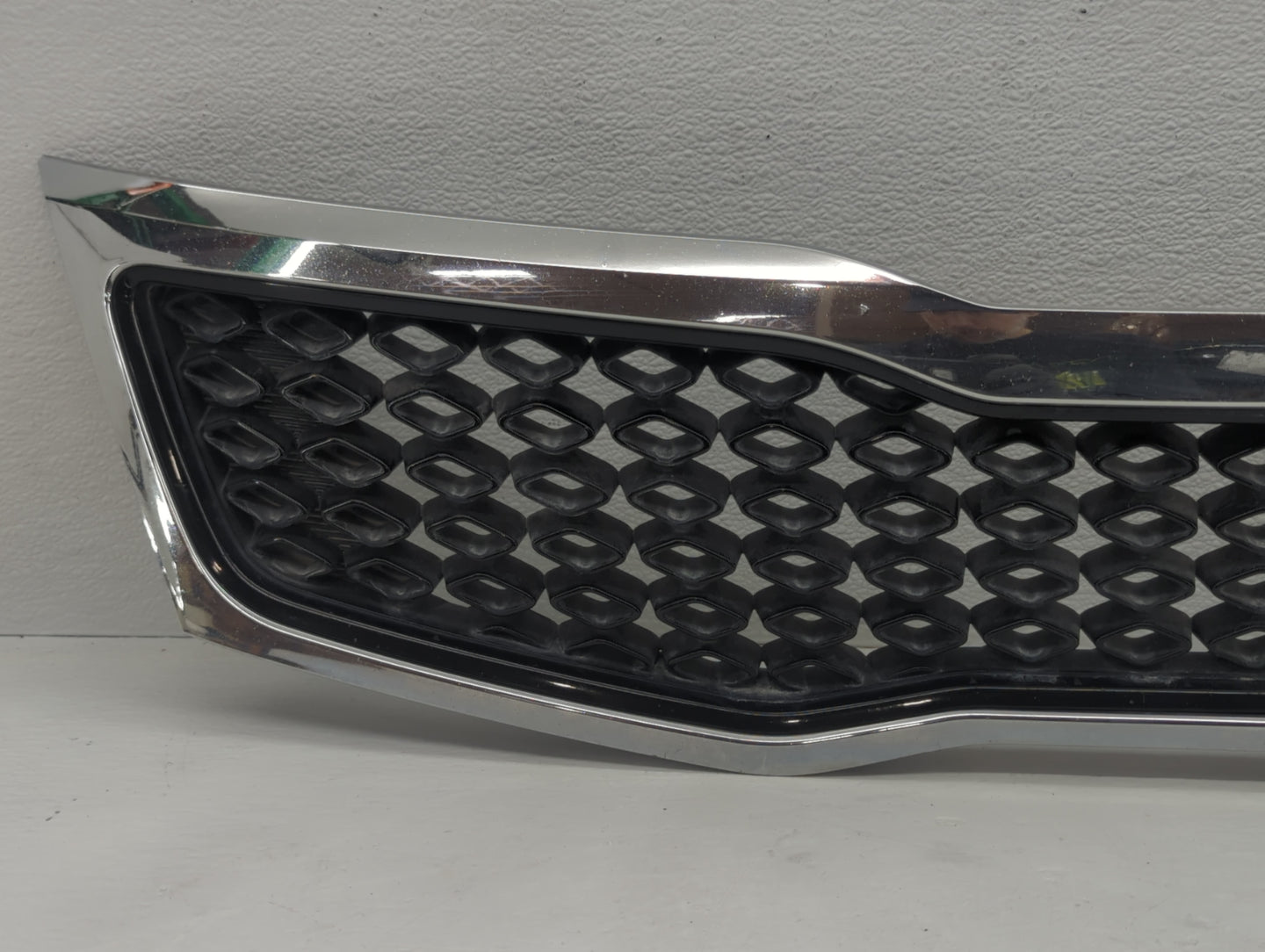 2011-2013 Kia Optima Front Grille Bumper Not Included - Oemusedautoparts1.com