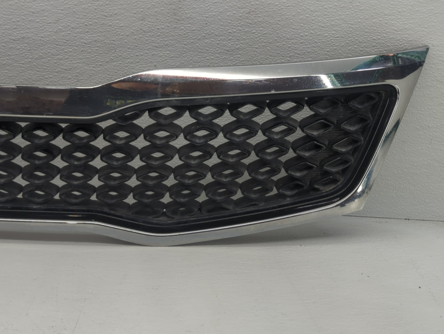 2011-2013 Kia Optima Front Grille Bumper Not Included - Oemusedautoparts1.com