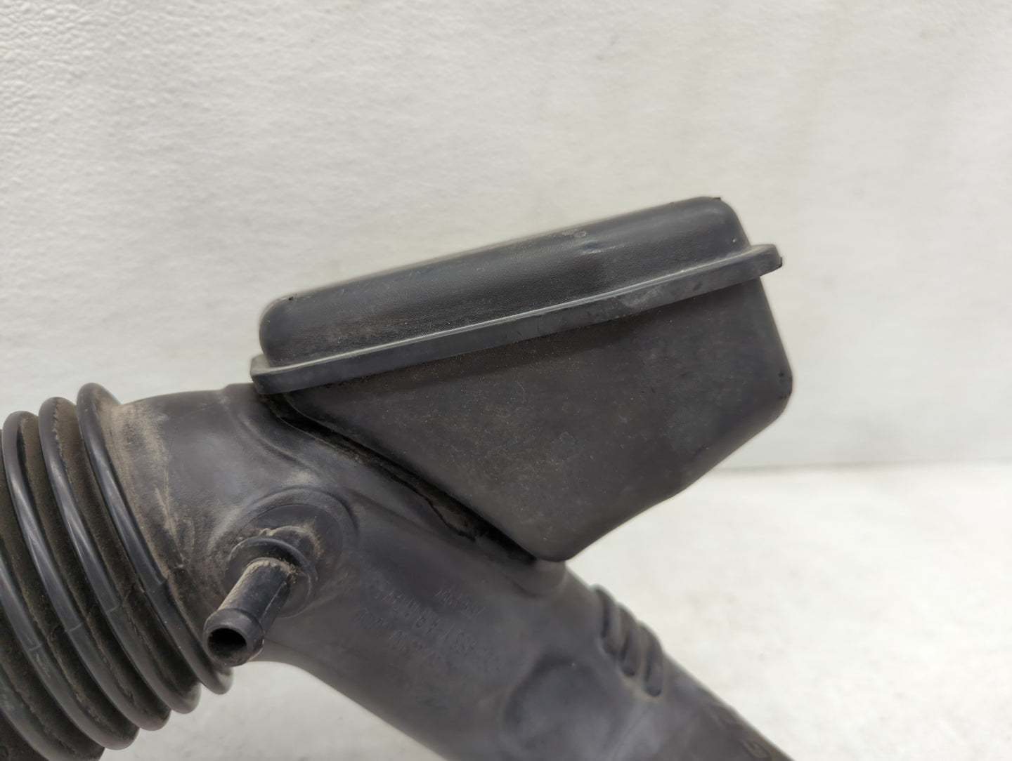 2012 Kia Optima Air Cleaner Intake Duct Hose Tube - Oemusedautoparts1.com