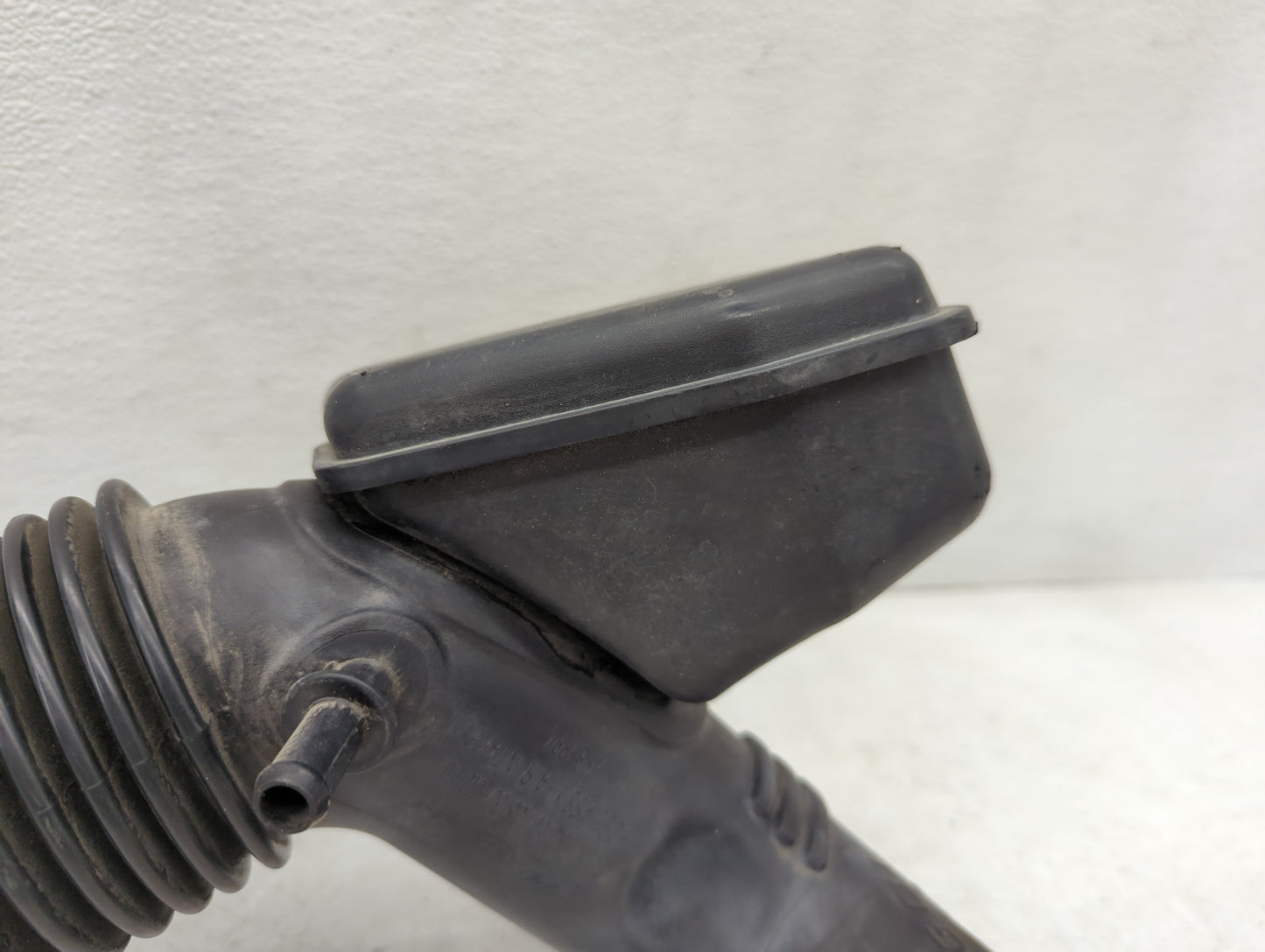 2012 Kia Optima Air Cleaner Intake Duct Hose Tube - Oemusedautoparts1.com