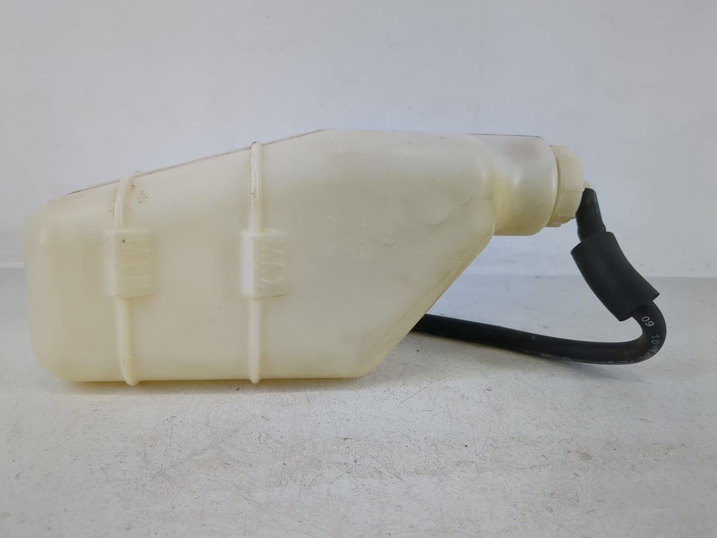 2011-2016 Kia Optima Radiator Coolant Overflow Expansion Tank Bottle - Oemusedautoparts1.com