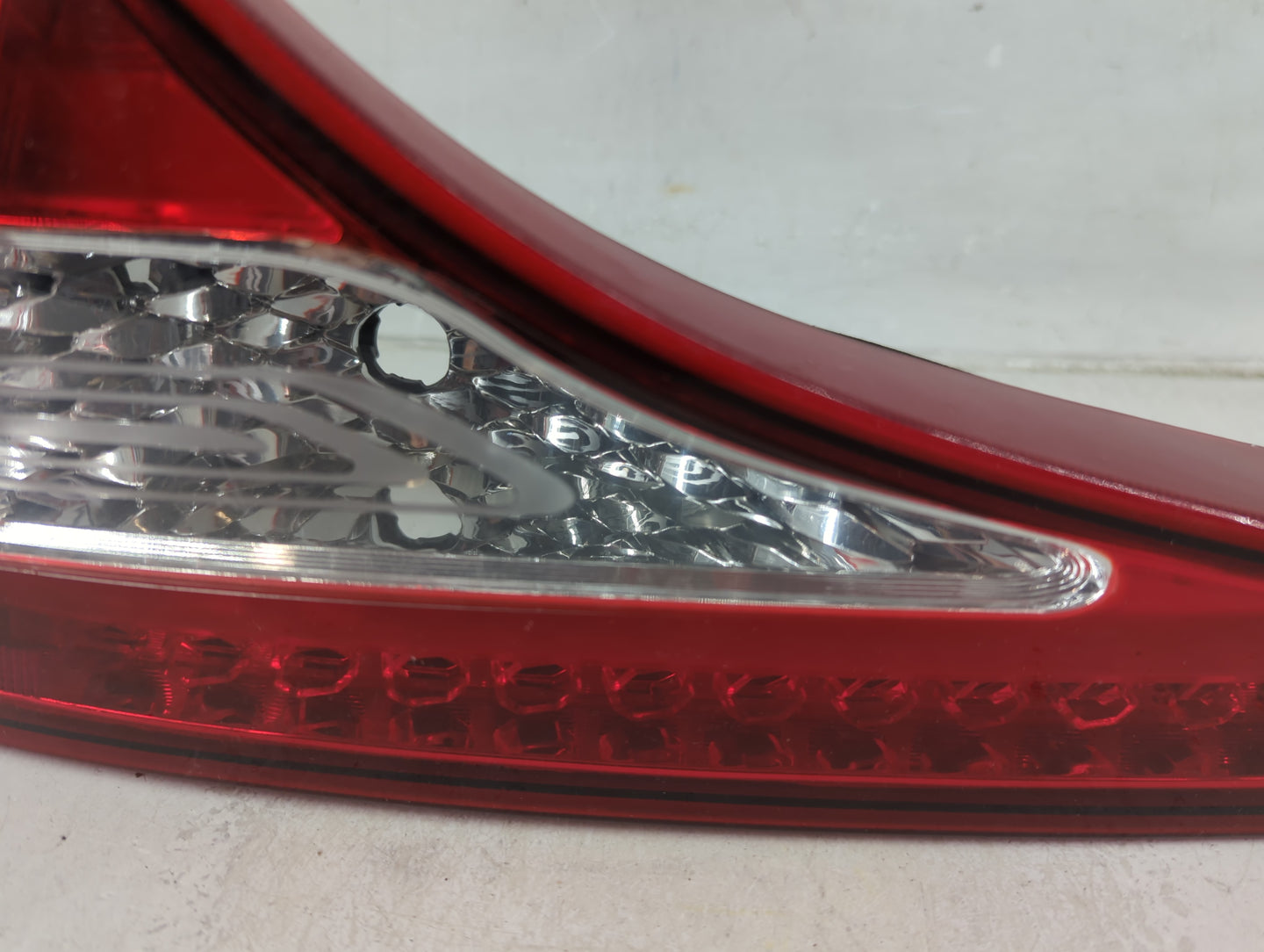 2012 Kia Optima Passenger Right Side Deck Lid Mounted Tail Light 1187575 - Oemusedautoparts1.com