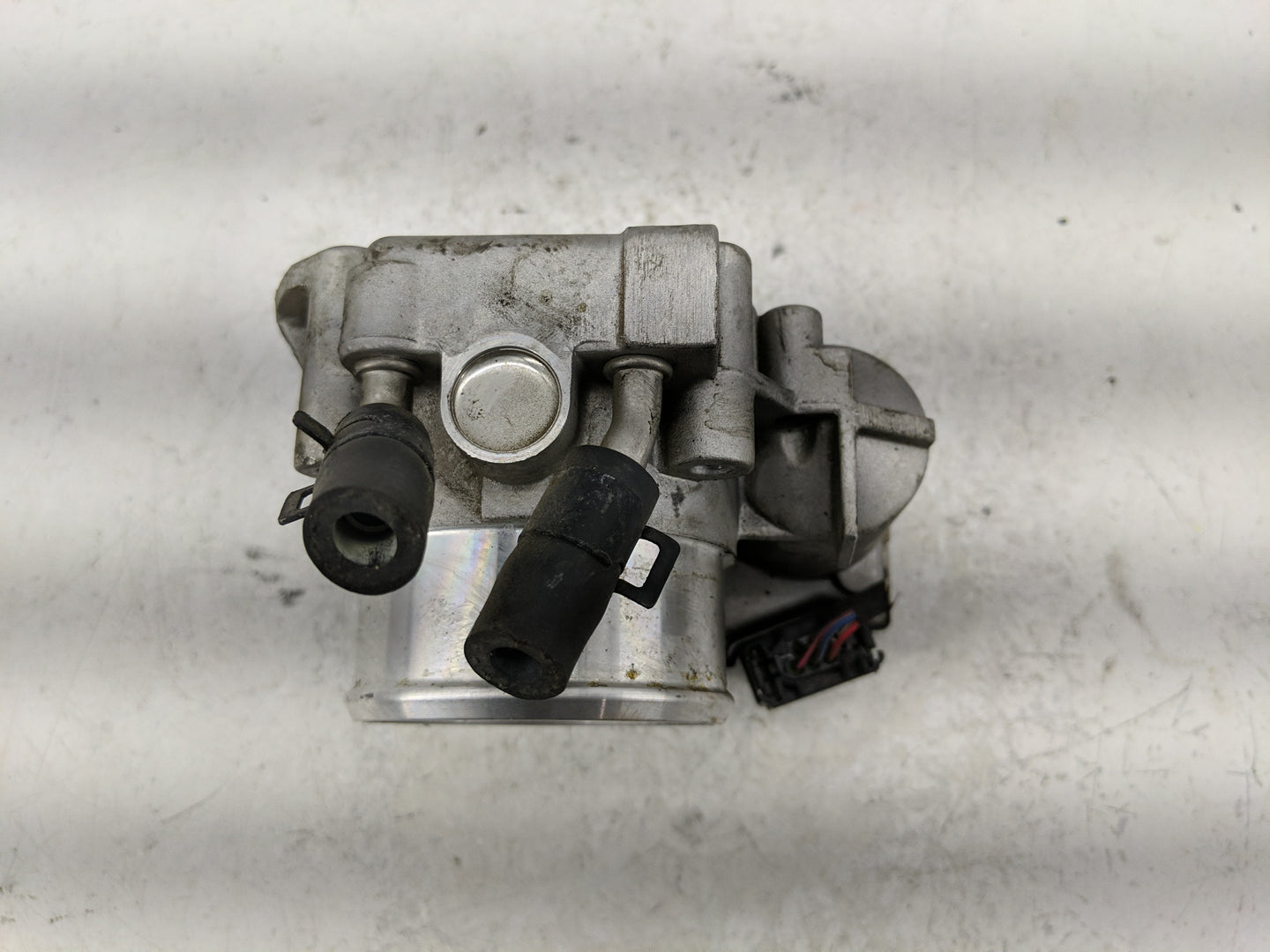 2012 Kia Optima Throttle Body P/N:35100-26710 Fits OEM Used Auto Parts - Oemusedautoparts1.com