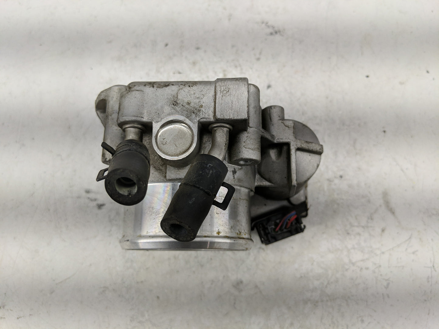2012 Kia Optima Throttle Body P/N:35100-26710 Fits OEM Used Auto Parts - Oemusedautoparts1.com