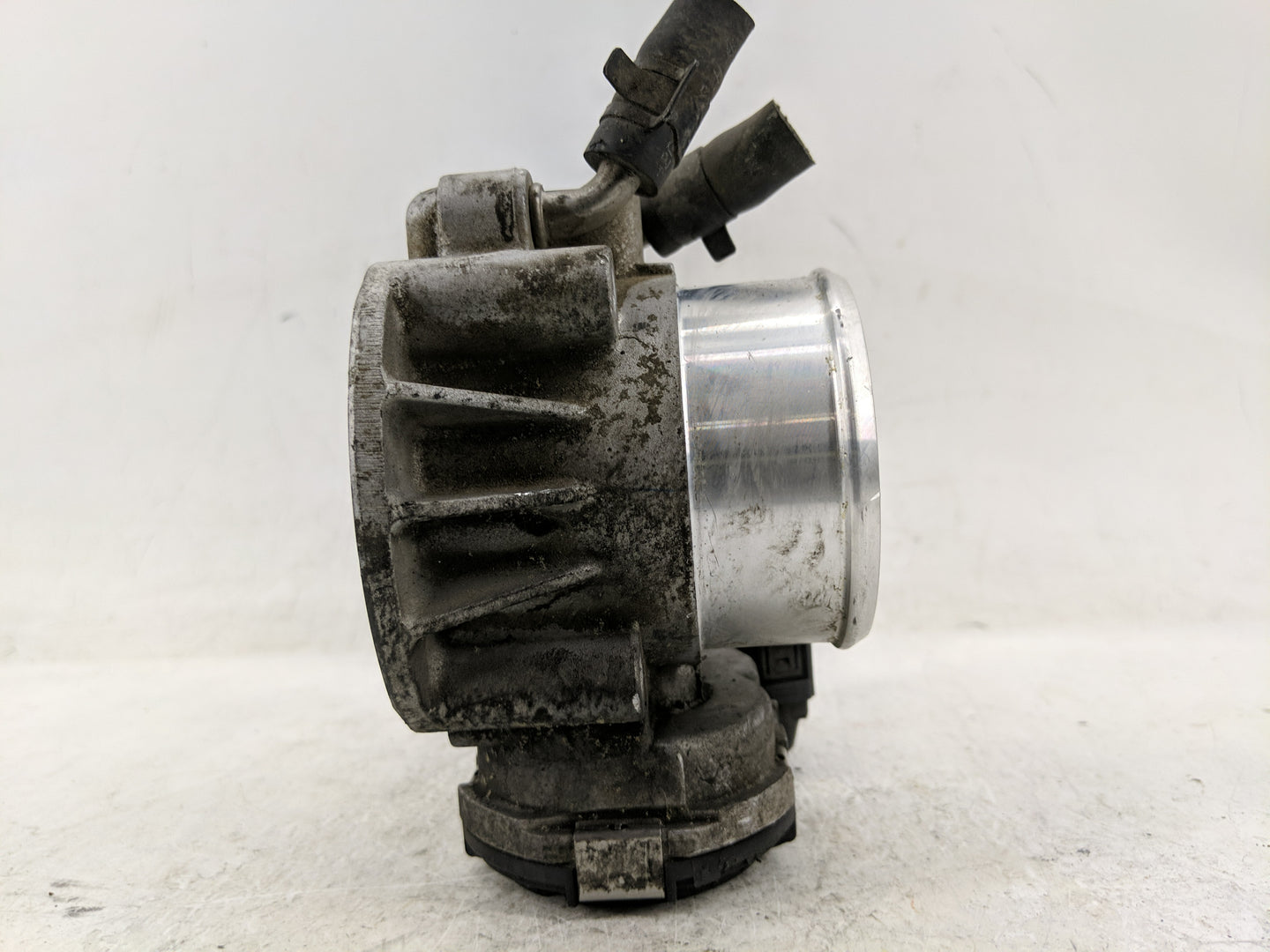 2012 Kia Optima Throttle Body P/N:35100-26710 Fits OEM Used Auto Parts - Oemusedautoparts1.com