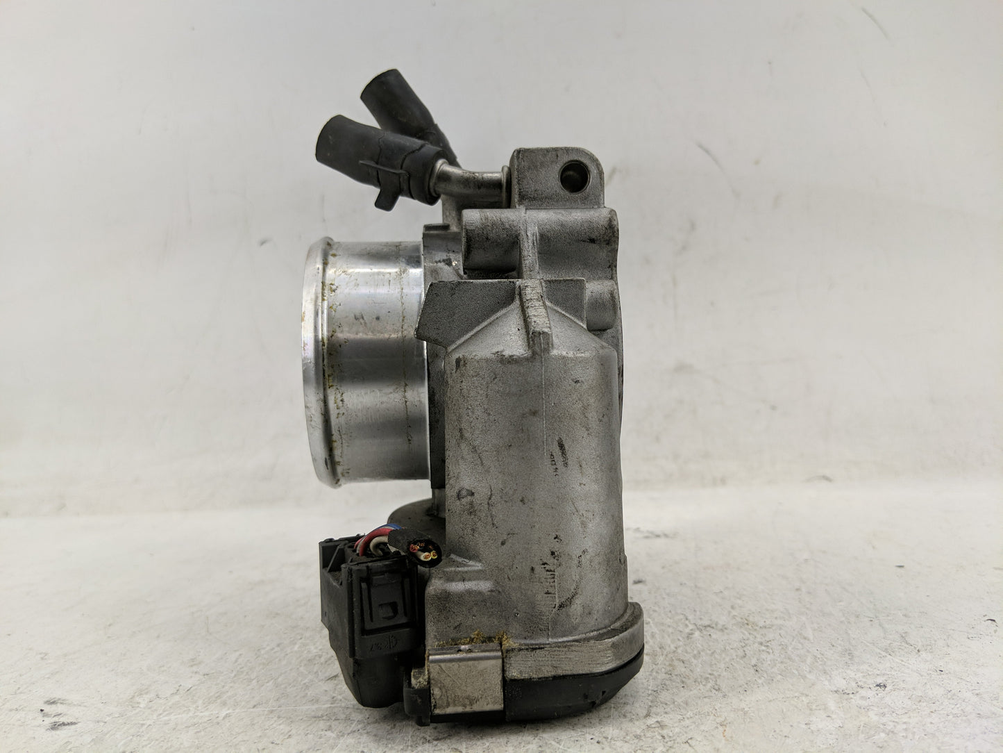 2012 Kia Optima Throttle Body P/N:35100-26710 Fits OEM Used Auto Parts - Oemusedautoparts1.com