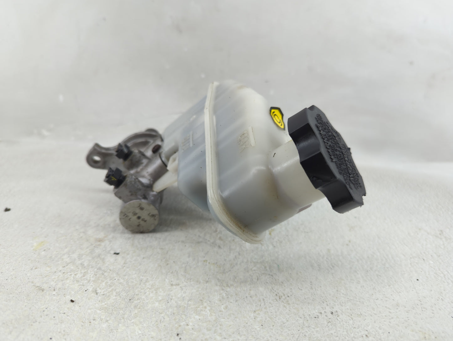 2011-2015 Kia Optima Brake Master Cylinder - Oemusedautoparts1.com