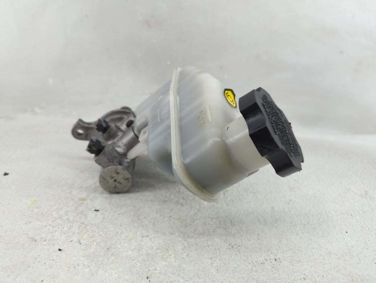 2011-2015 Kia Optima Brake Master Cylinder 1276499 - Oemusedautoparts1.com