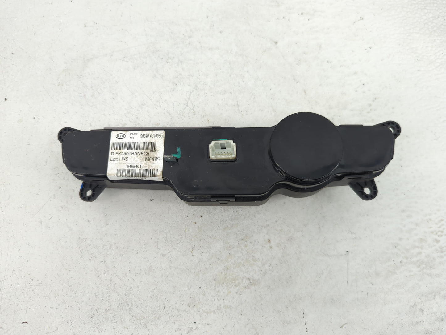 2011-2013 Kia Optima Radio Control Panel - Oemusedautoparts1.com