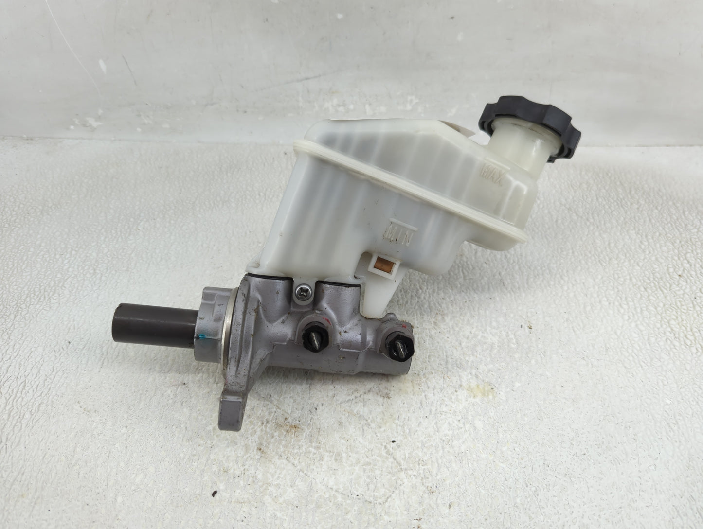 2011-2015 Kia Optima Brake Master Cylinder - Oemusedautoparts1.com