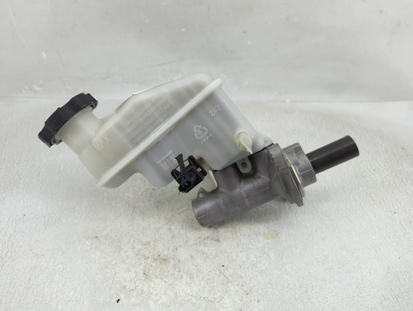 2011-2015 Kia Optima Brake Master Cylinder - Oemusedautoparts1.com