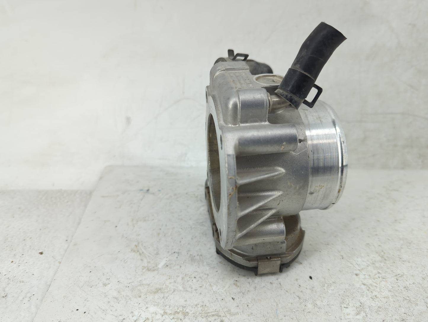 2011-2016 Kia Optima Throttle Body P/N:35100-2G800 Fits Fits 2011 2012 2013 2014 2015 2016 OEM Used Auto Parts - Oemusedauto