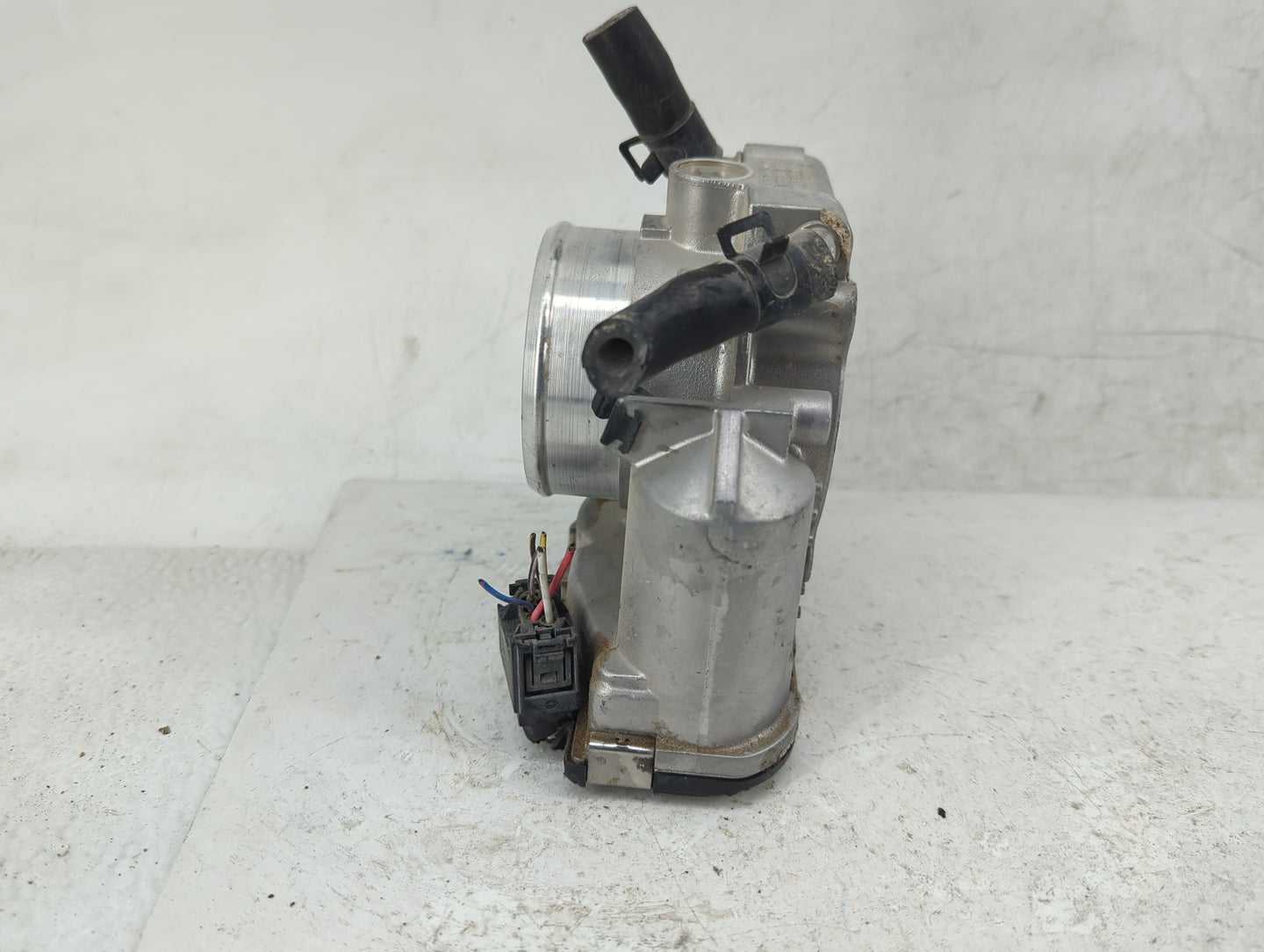 2011-2016 Kia Optima Throttle Body P/N:35100-2G800 Fits Fits 2011 2012 2013 2014 2015 2016 OEM Used Auto Parts - Oemusedauto