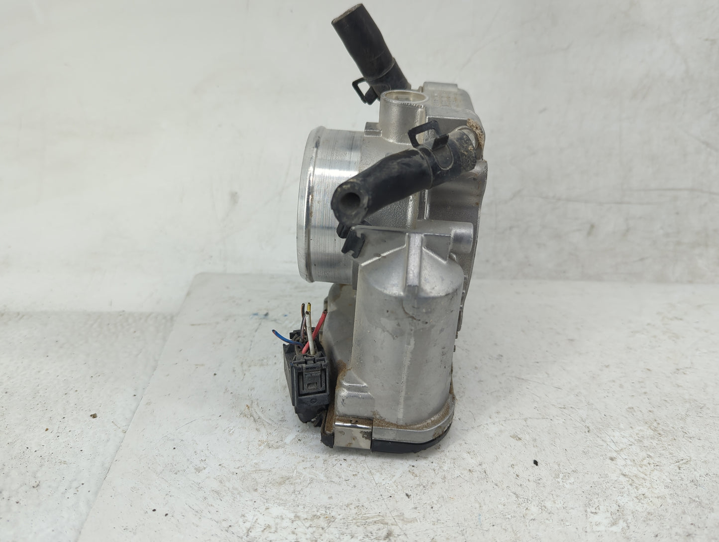 2011-2016 Kia Optima Throttle Body P/N:35100-2G800 Fits Fits 2011 2012 2013 2014 2015 2016 OEM Used Auto Parts - Oemusedauto