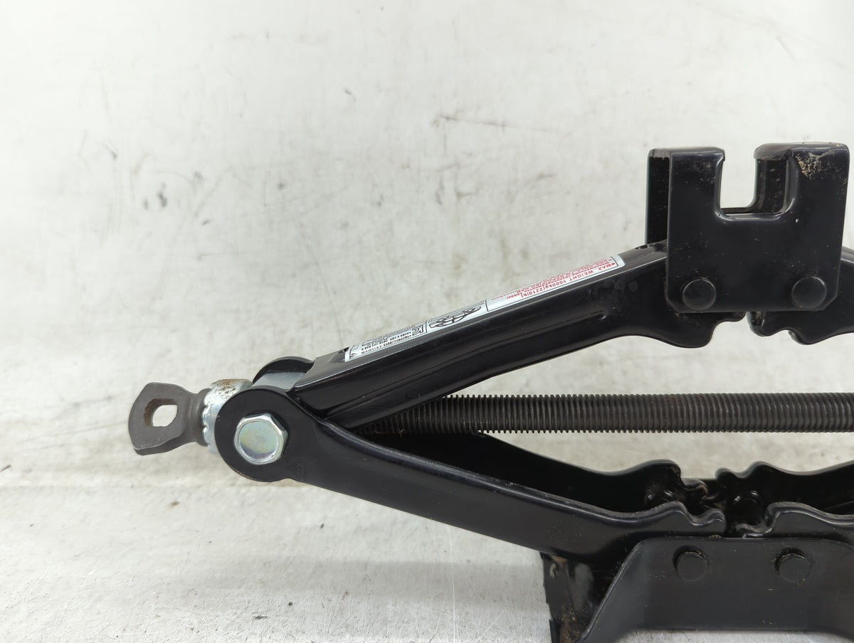 2012 Kia Optima Spare Scissor Car Jack 1431740 - Oemusedautoparts1.com