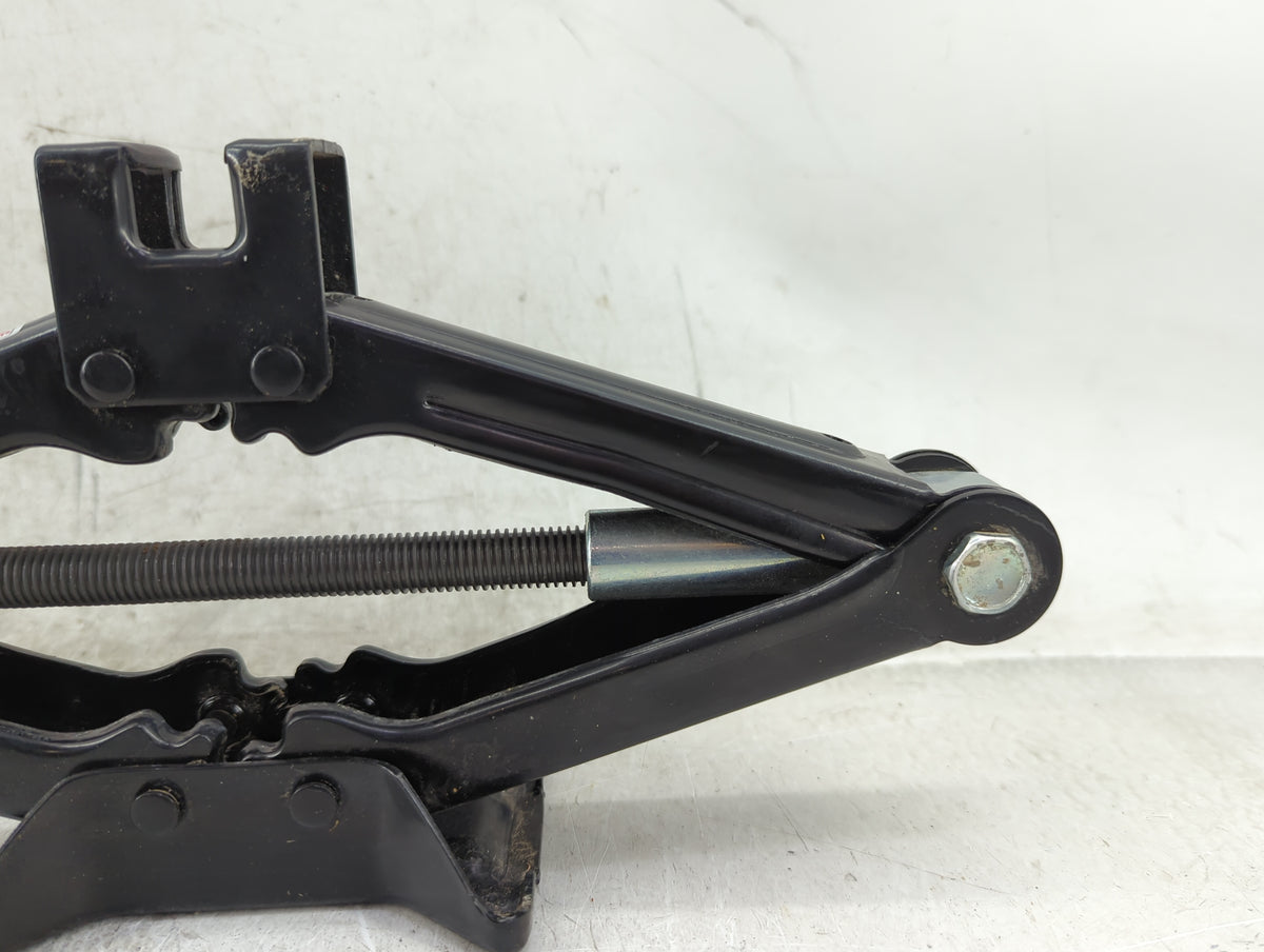 2012 Kia Optima Spare Scissor Car Jack 1431740 - Oemusedautoparts1.com