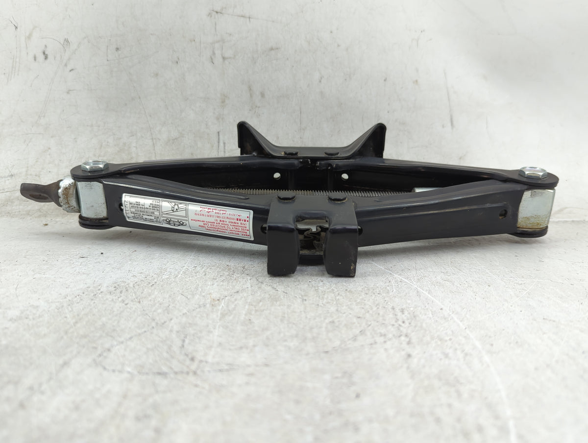 2012 Kia Optima Spare Scissor Car Jack 1431740 - Oemusedautoparts1.com