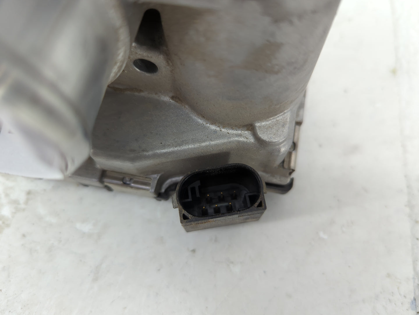 2011-2016 Kia Optima Throttle Body P/N:35100-2G800 Fits Fits 2011 2012 2013 2014 2015 2016 OEM Used Auto Parts - Oemusedauto