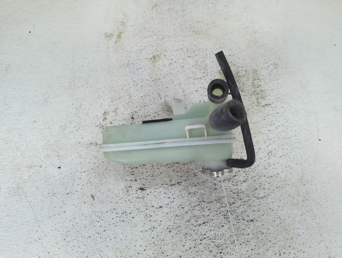 2011-2016 Kia Optima Radiator Coolant Overflow Expansion Tank Bottle 1432553 - Oemusedautoparts1.com