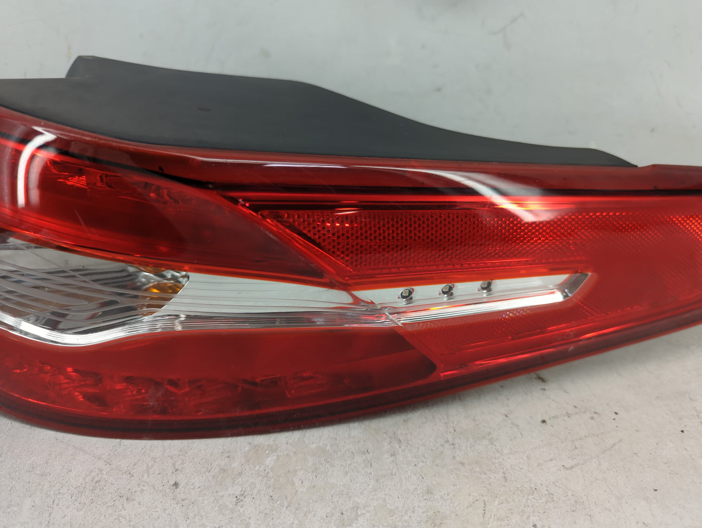 2011-2013 Kia Optima Tail Light Assembly Passenger Right OEM P/N:92402-4U0 Fits Fits 2011 2012 2013 OEM Used Auto Parts - Oe