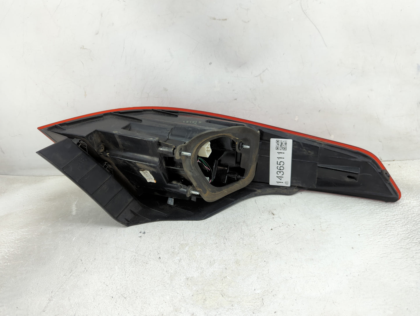 2011-2013 Kia Optima Tail Light Assembly Passenger Right OEM P/N:92402-4U0 Fits Fits 2011 2012 2013 OEM Used Auto Parts - Oe