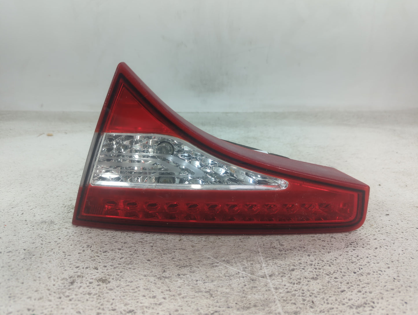 2012 Kia Optima Passenger Right Side Deck Lid Mounted Tail Light - Oemusedautoparts1.com