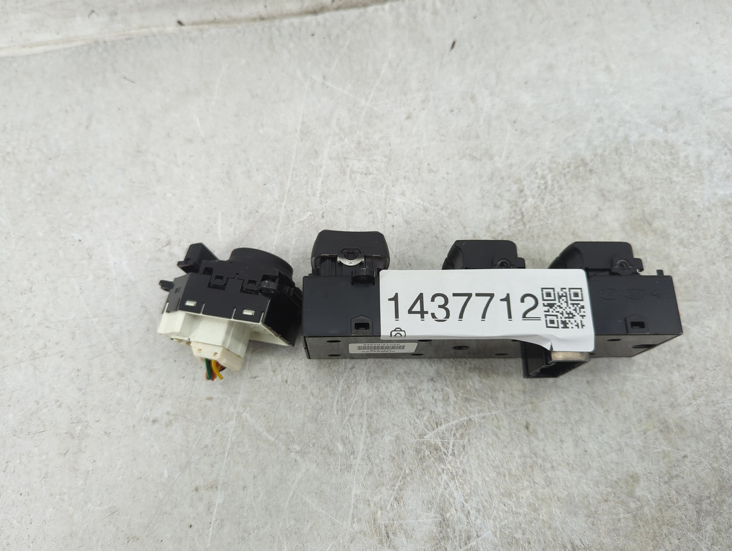 2011-2016 Kia Optima Master Power Window Switch Replacement Driver Side Left P/N:93570-2T030 Fits OEM Used Auto Parts - Oemu