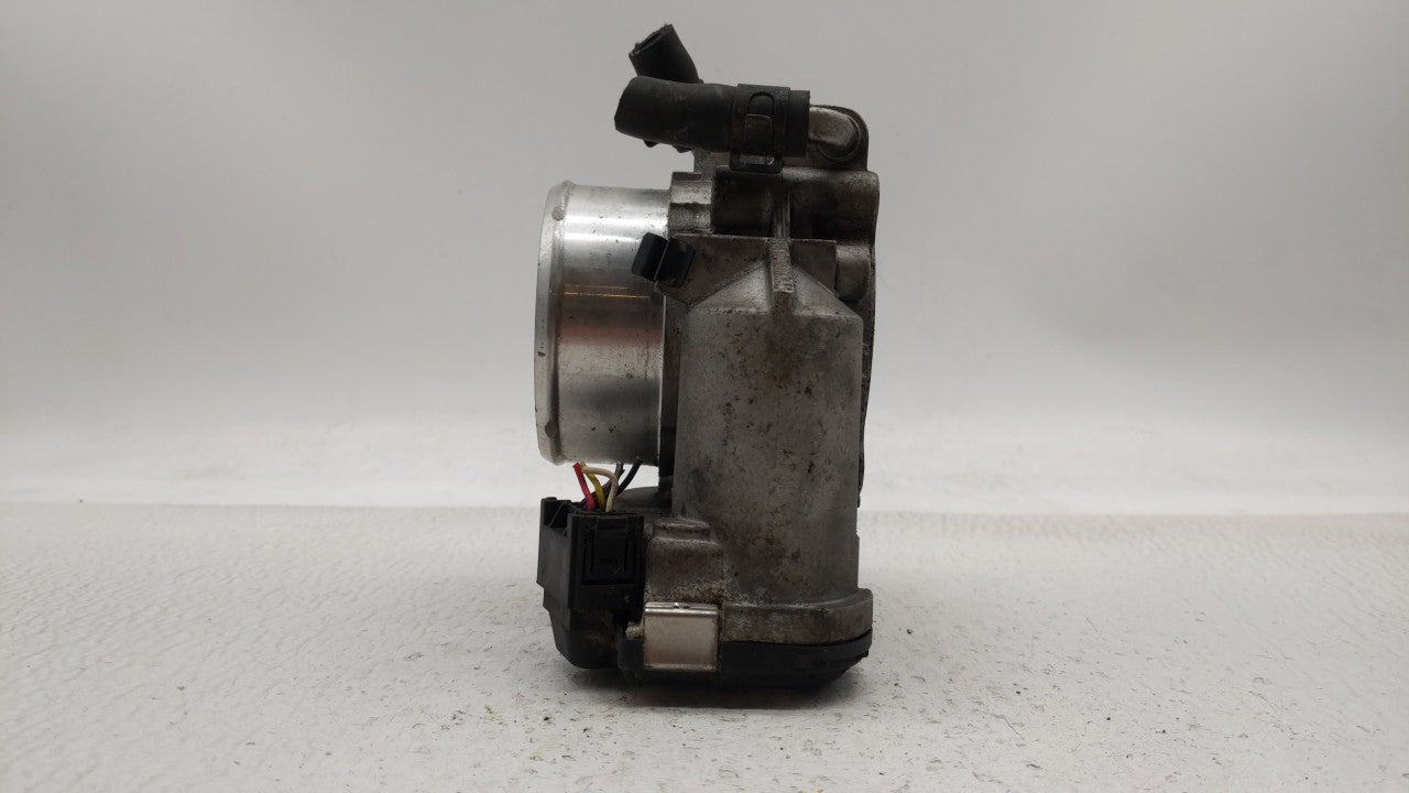 2011-2015 Kia Optima Throttle Body P/N:35100-2G700 Fits Fits 2011 2012 2013 2014 2015 2016 OEM Used Auto Parts - Oemusedauto