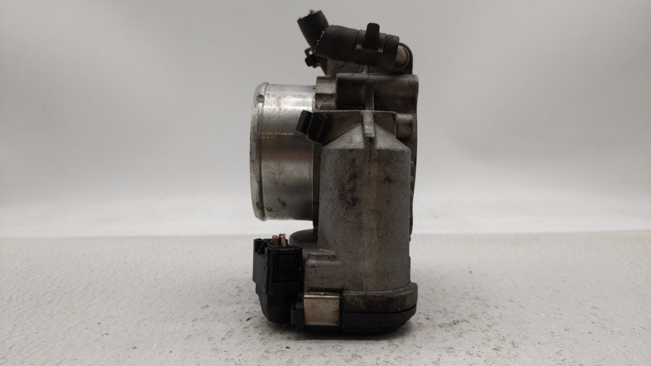 2011-2015 Kia Optima Throttle Body P/N:35100-2G700 Fits Fits 2011 2012 2013 2014 2015 2016 OEM Used Auto Parts - Oemusedauto