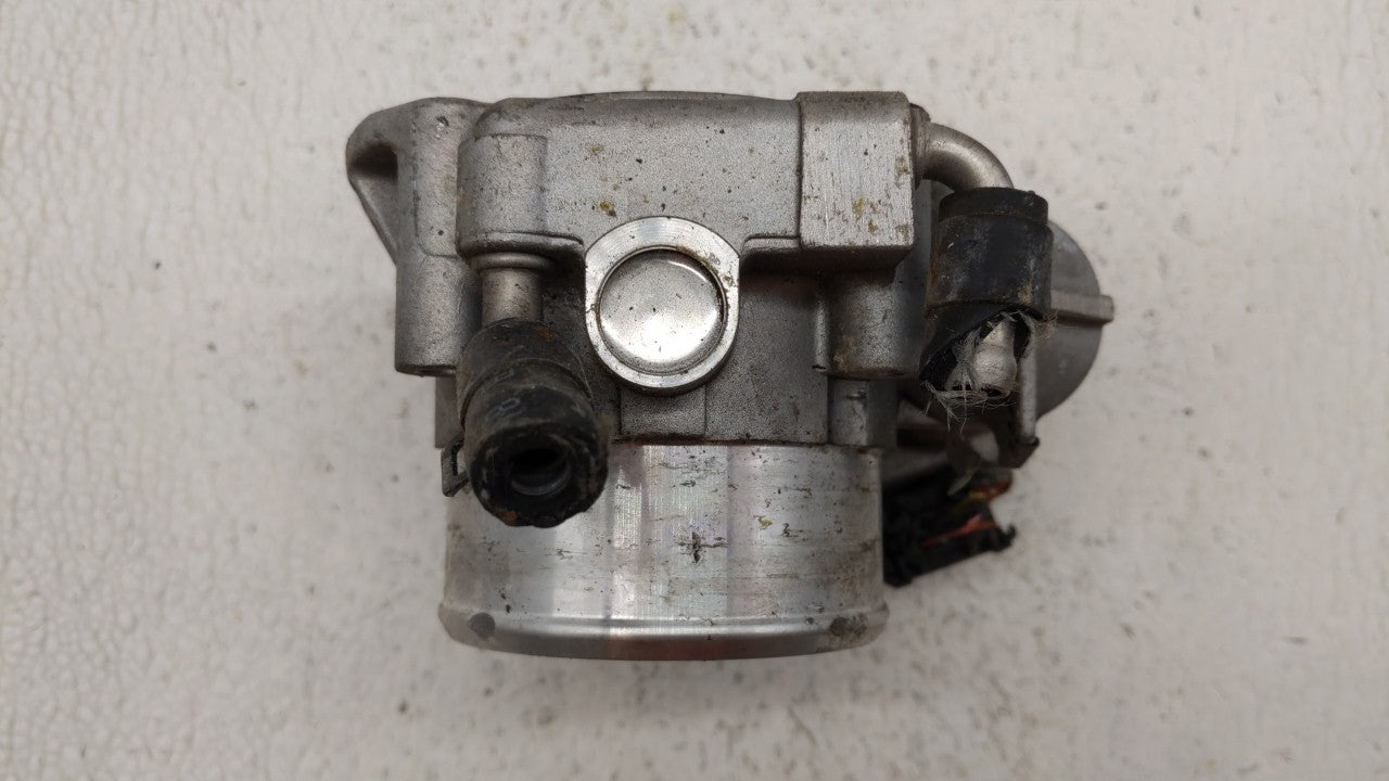 2011-2015 Kia Optima Throttle Body P/N:35100-2G700 Fits Fits 2011 2012 2013 2014 2015 2016 OEM Used Auto Parts - Oemusedauto