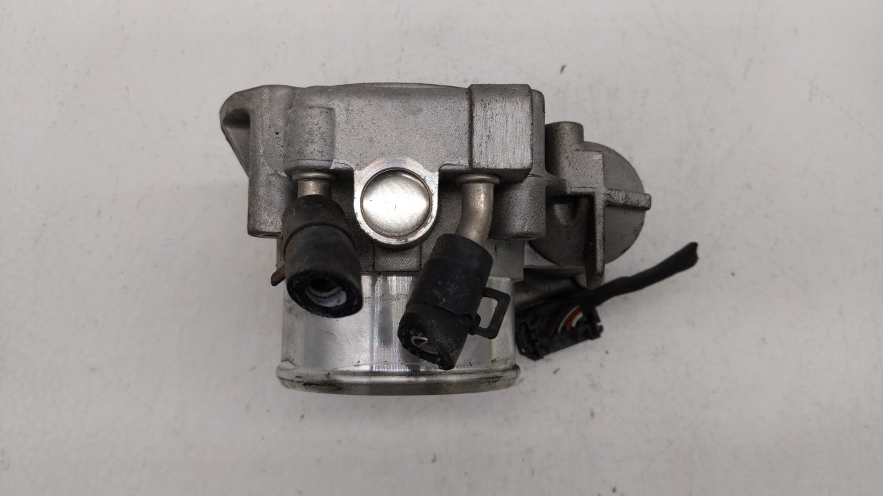 2011-2015 Kia Optima Throttle Body P/N:35100-2G710 Fits Fits 2011 2012 2013 2014 2015 2016 OEM Used Auto Parts - Oemusedauto