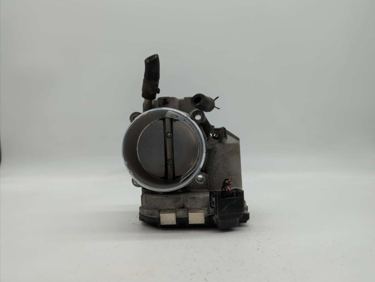 2011-2015 Kia Optima Throttle Body P/N:35100-2G700 Fits Fits 2011 2012 2013 2014 2015 2016 OEM Used Auto Parts - Oemusedauto