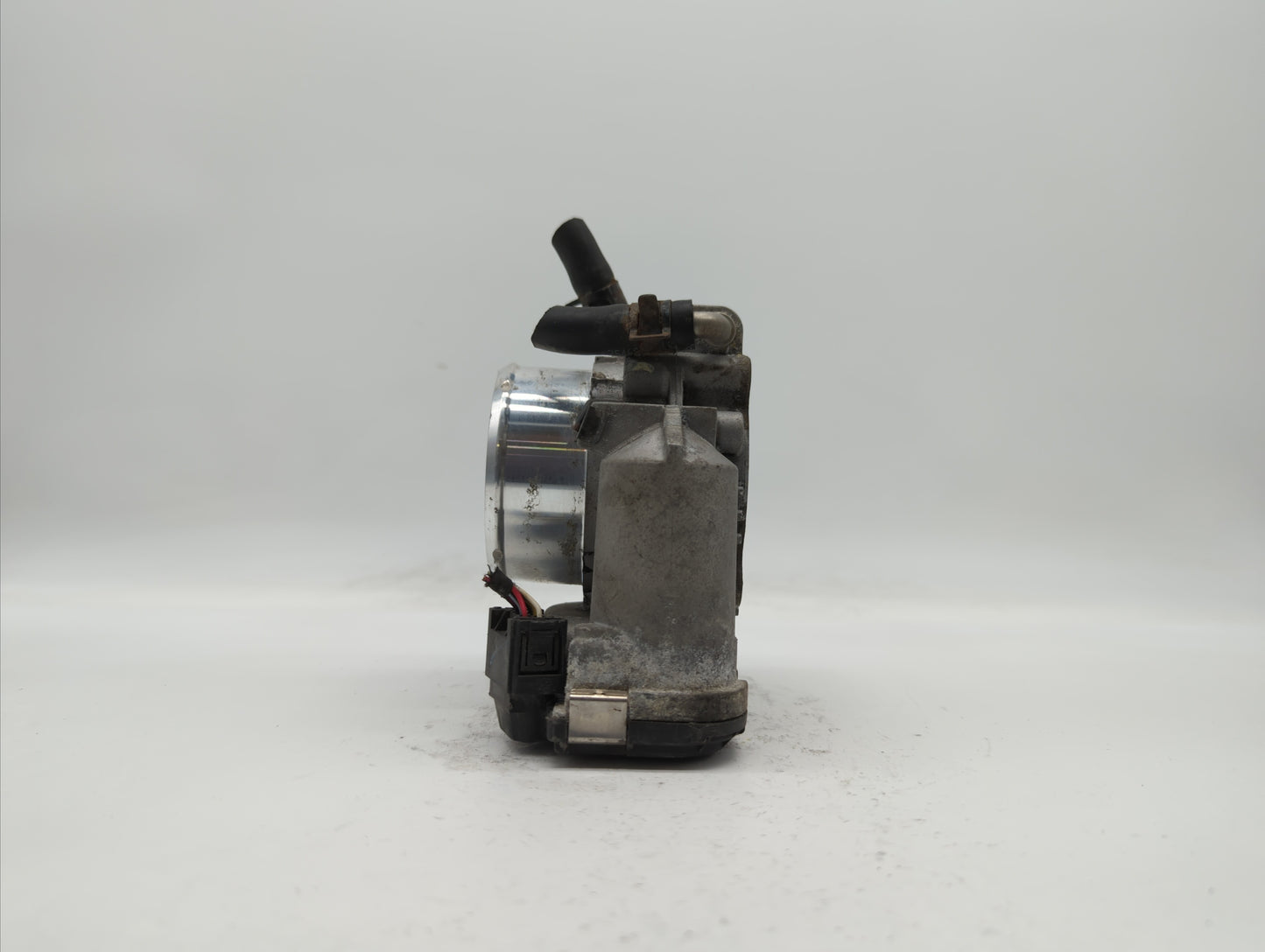 2011-2015 Kia Optima Throttle Body P/N:35100-2G700 Fits Fits 2011 2012 2013 2014 2015 2016 OEM Used Auto Parts - Oemusedauto