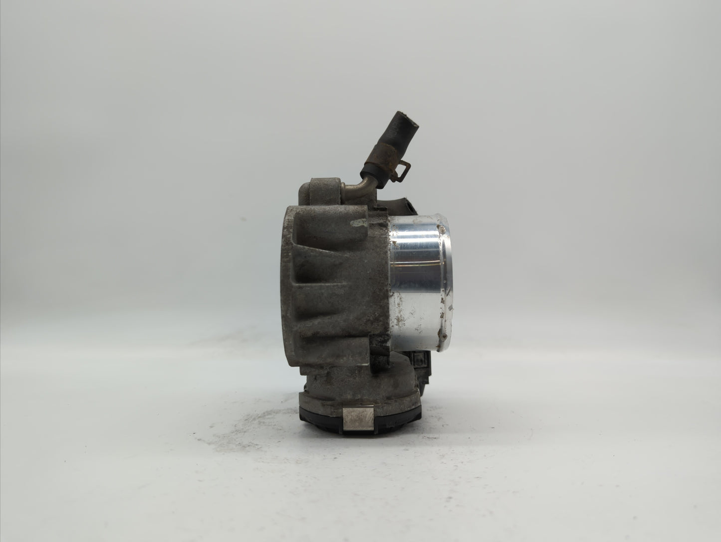 2011-2015 Kia Optima Throttle Body P/N:35100-2G700 Fits Fits 2011 2012 2013 2014 2015 2016 OEM Used Auto Parts - Oemusedauto