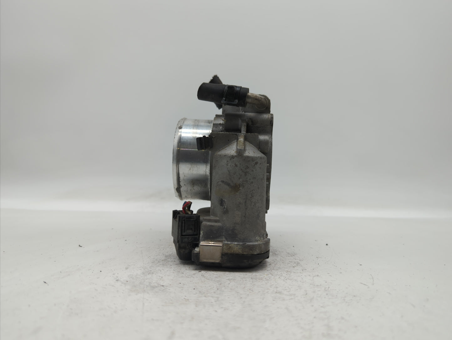 2011-2015 Kia Optima Throttle Body P/N:35100-2G700 Fits Fits 2011 2012 2013 2014 2015 2016 OEM Used Auto Parts - Oemusedauto