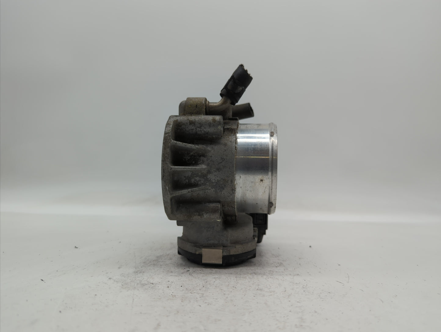 2011-2015 Kia Optima Throttle Body P/N:35100-2G700 Fits Fits 2011 2012 2013 2014 2015 2016 OEM Used Auto Parts - Oemusedauto