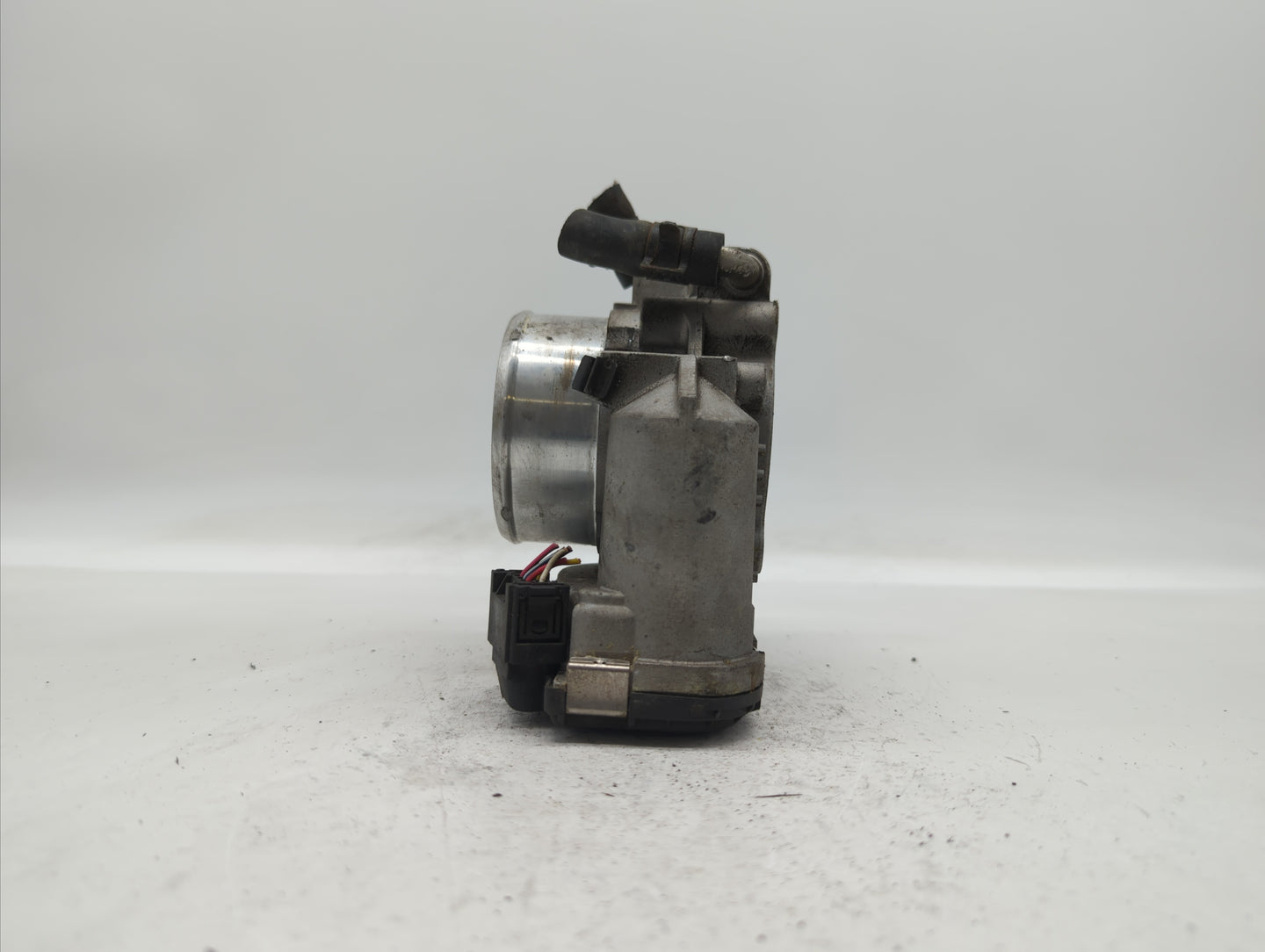 2011-2015 Kia Optima Throttle Body P/N:35100-2G700 Fits Fits 2011 2012 2013 2014 2015 2016 OEM Used Auto Parts - Oemusedauto