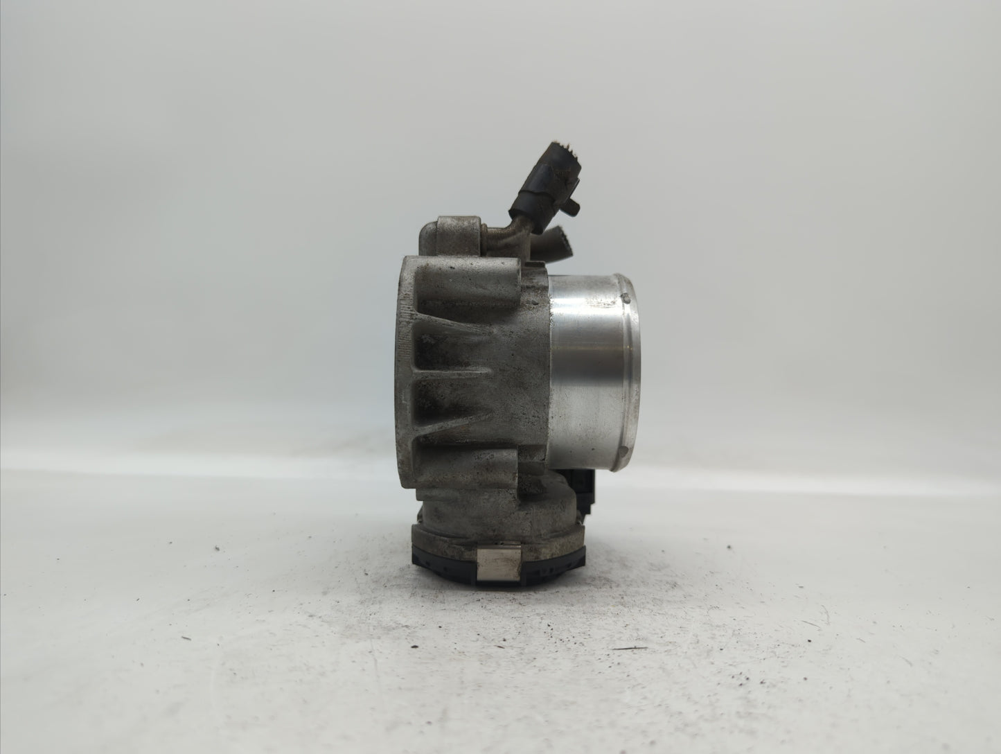 2011-2015 Kia Optima Throttle Body P/N:35100-2G700 Fits Fits 2011 2012 2013 2014 2015 2016 OEM Used Auto Parts - Oemusedauto
