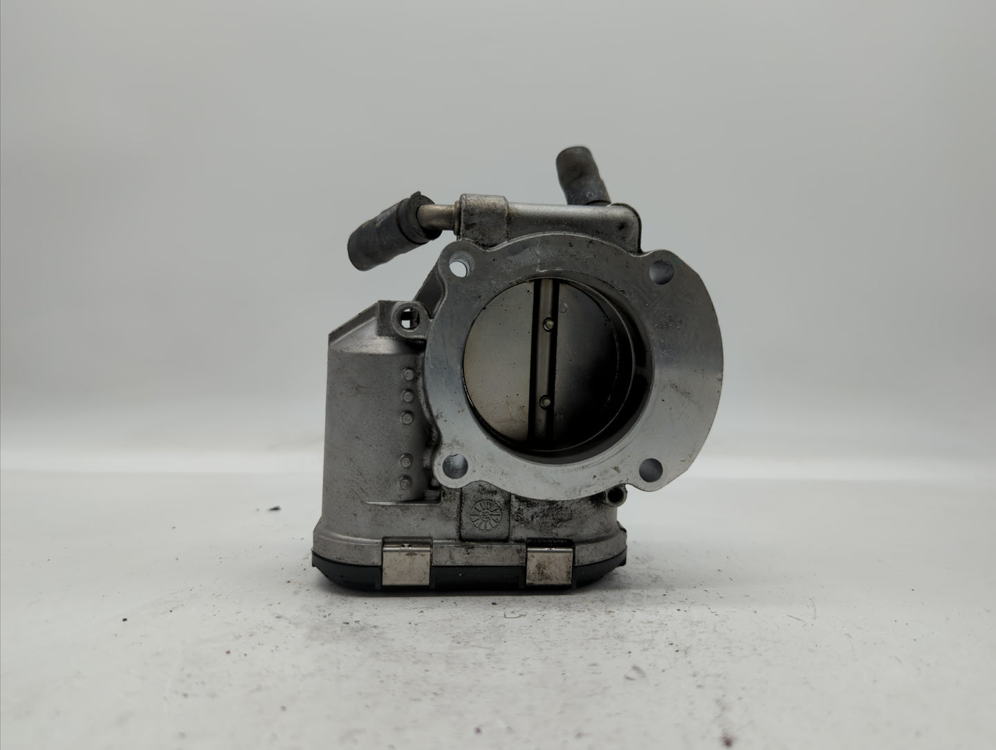 2011-2016 Kia Optima Throttle Body P/N:35100-2G800 Fits Fits 2011 2012 2013 2014 2015 2016 OEM Used Auto Parts - Oemusedauto