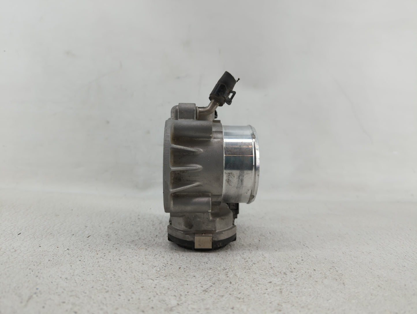 2011-2015 Kia Optima Throttle Body P/N:35100-2G700 Fits Fits 2011 2012 2013 2014 2015 2016 OEM Used Auto Parts - Oemusedauto