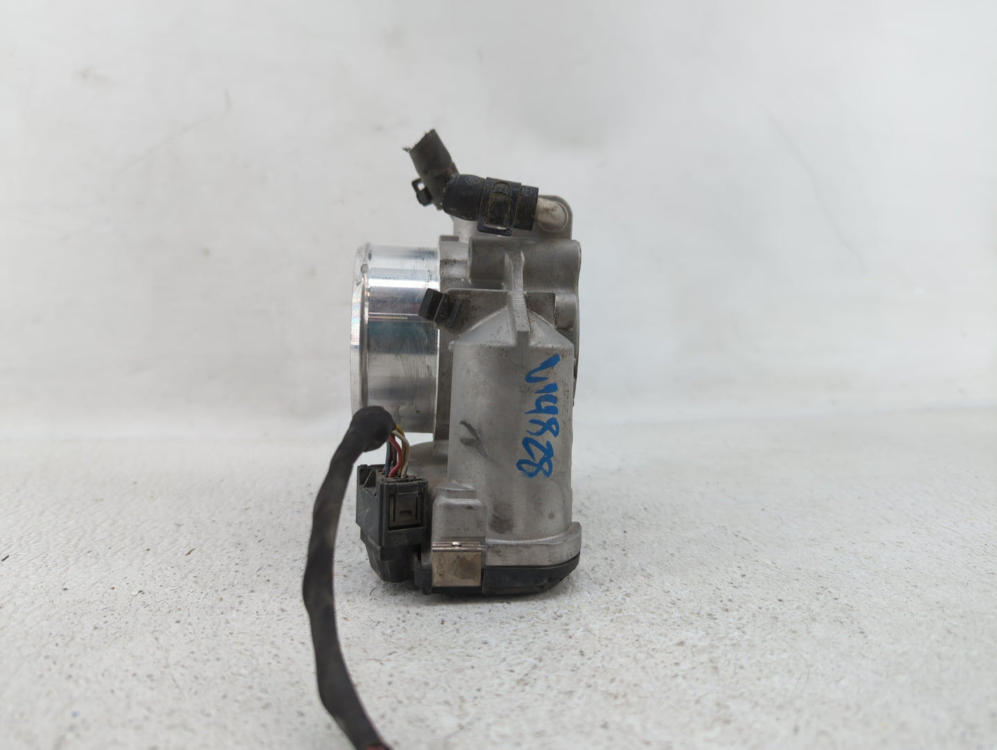 2011-2015 Kia Optima Throttle Body P/N:35100-2G700 Fits Fits 2011 2012 2013 2014 2015 2016 OEM Used Auto Parts - Oemusedauto