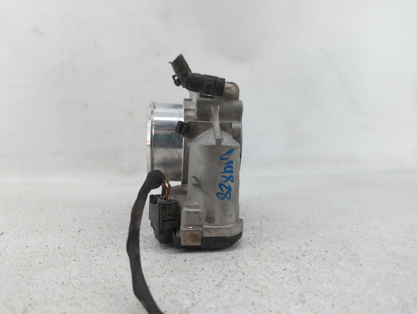2011-2015 Kia Optima Throttle Body P/N:35100-2G700 Fits Fits 2011 2012 2013 2014 2015 2016 OEM Used Auto Parts - Oemusedauto