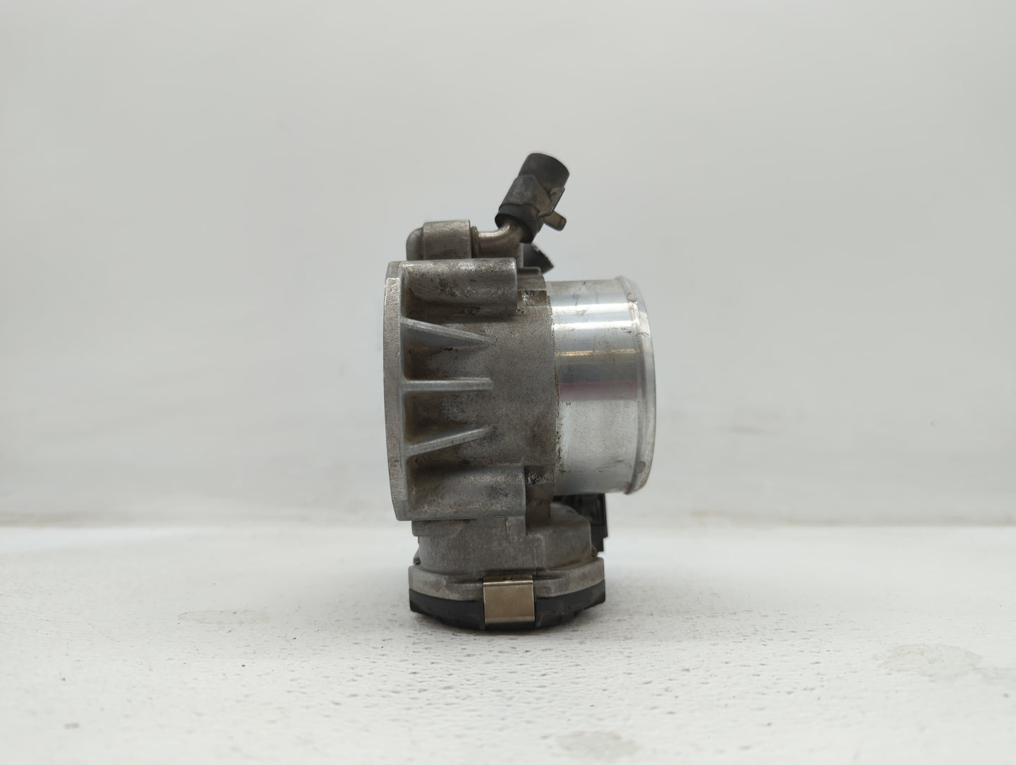 2011-2015 Kia Optima Throttle Body P/N:35100-2G700 47660 EM30A Fits Fits 2011 2012 2013 2014 2015 2016 OEM Used Auto Parts -