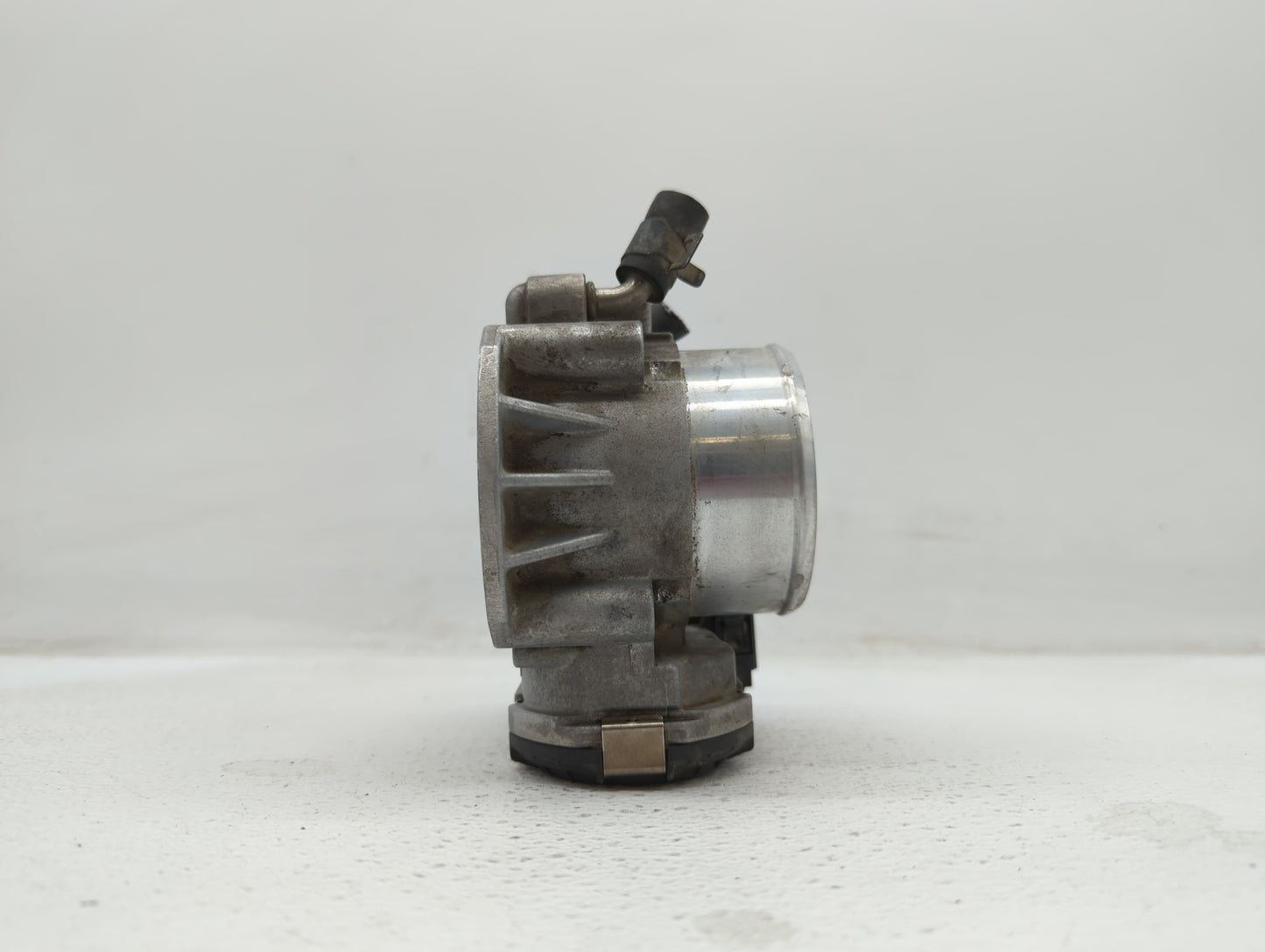 2011-2015 Kia Optima Throttle Body P/N:35100-2G700 47660 EM30A Fits Fits 2011 2012 2013 2014 2015 2016 OEM Used Auto Parts -