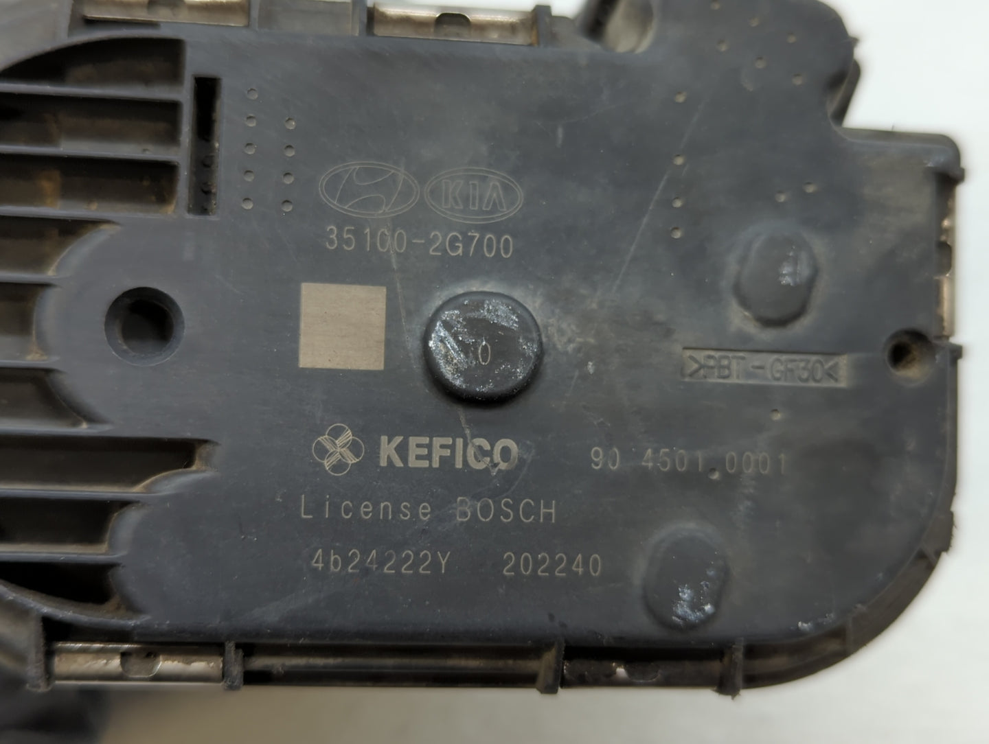 2011-2015 Kia Optima Throttle Body P/N:35100-2G700 47660 EM30A Fits Fits 2011 2012 2013 2014 2015 2016 OEM Used Auto Parts -