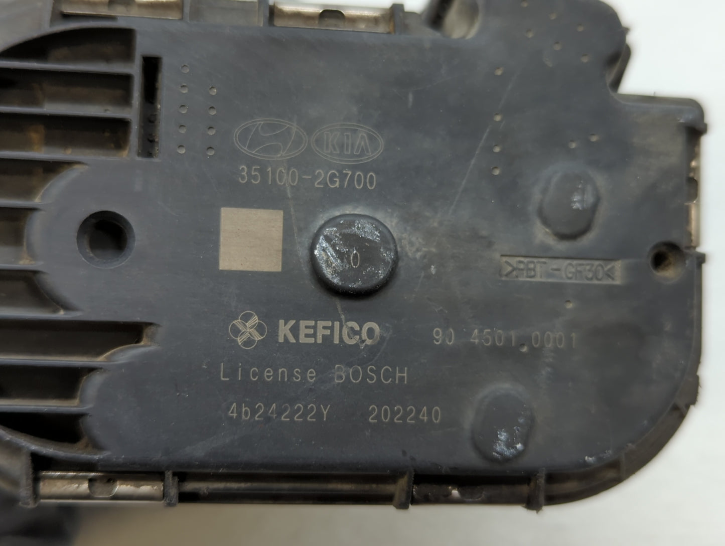 2011-2015 Kia Optima Throttle Body P/N:35100-2G700 47660 EM30A Fits Fits 2011 2012 2013 2014 2015 2016 OEM Used Auto Parts -