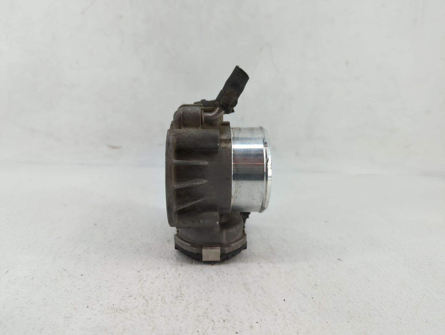 2011-2015 Kia Optima Throttle Body P/N:904501 0001 35100-2G700 Fits Fits 2011 2012 2013 2014 2015 2016 OEM Used Auto Parts -