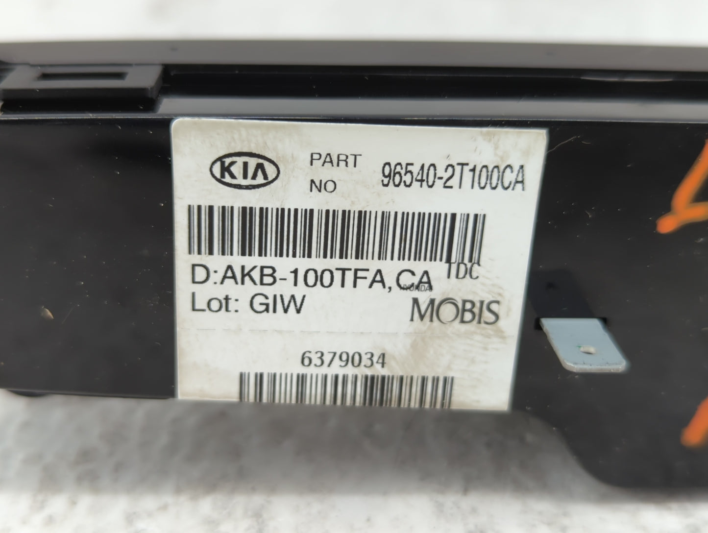 2011-2013 Kia Optima Radio Control Panel - Oemusedautoparts1.com