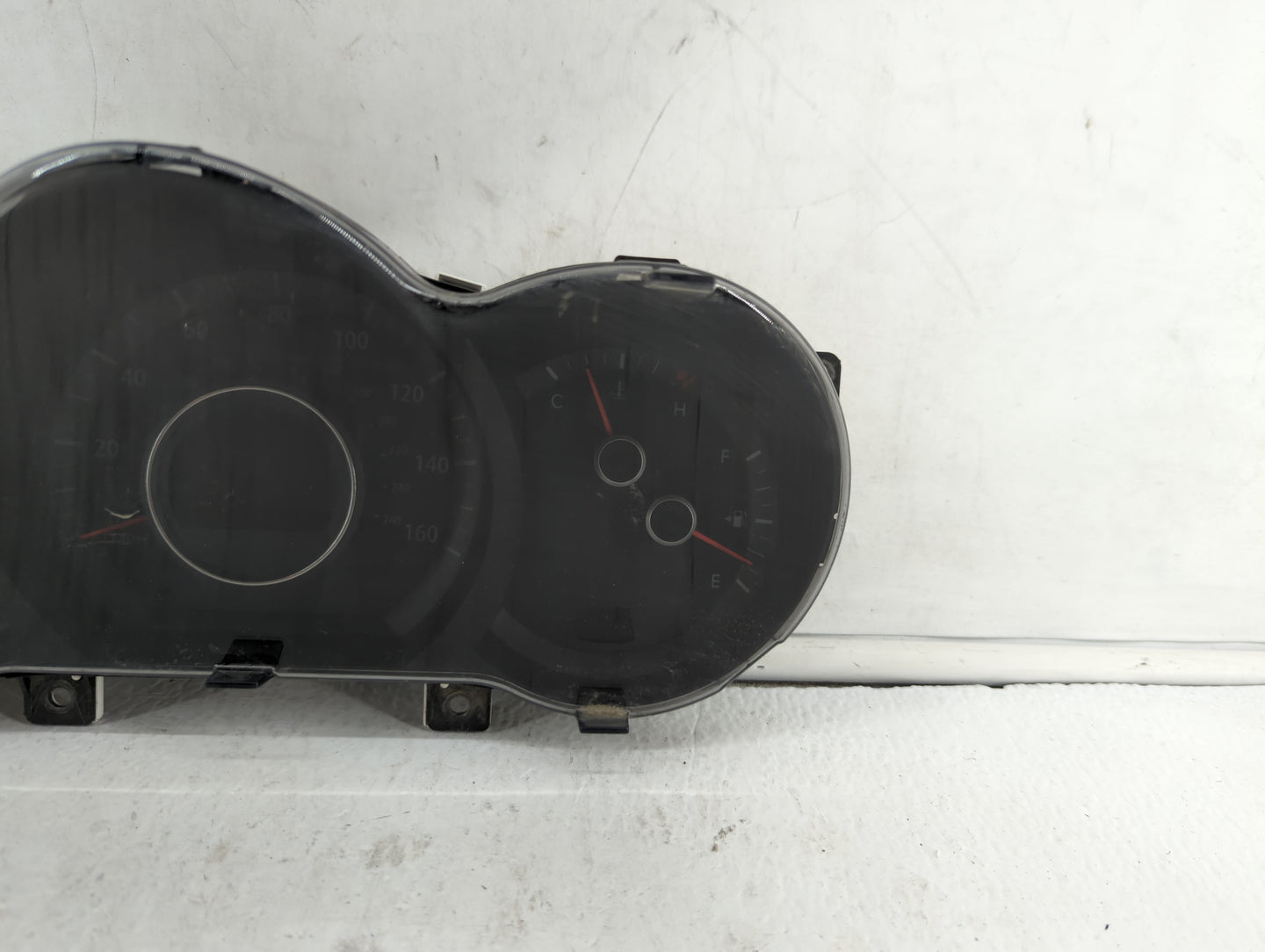2012-2013 Kia Optima Instrument Cluster Speedometer Gauges P/N:94001-2T323 94001-2T322 Fits Fits 2012 2013 OEM Used Auto Par