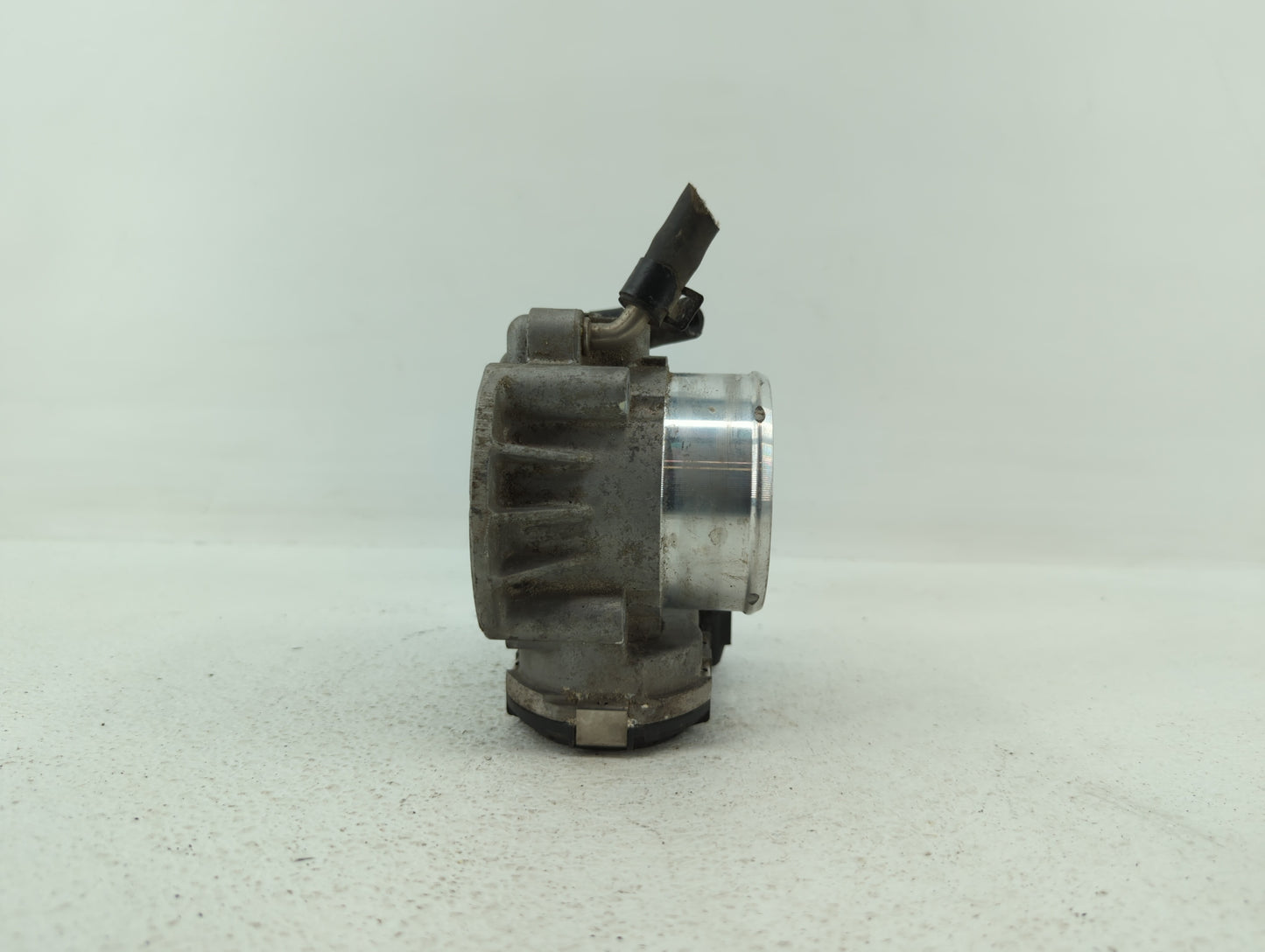 2011-2015 Kia Optima Throttle Body P/N:35100-2G700 Fits Fits 2011 2012 2013 2014 2015 2016 OEM Used Auto Parts - Oemusedauto